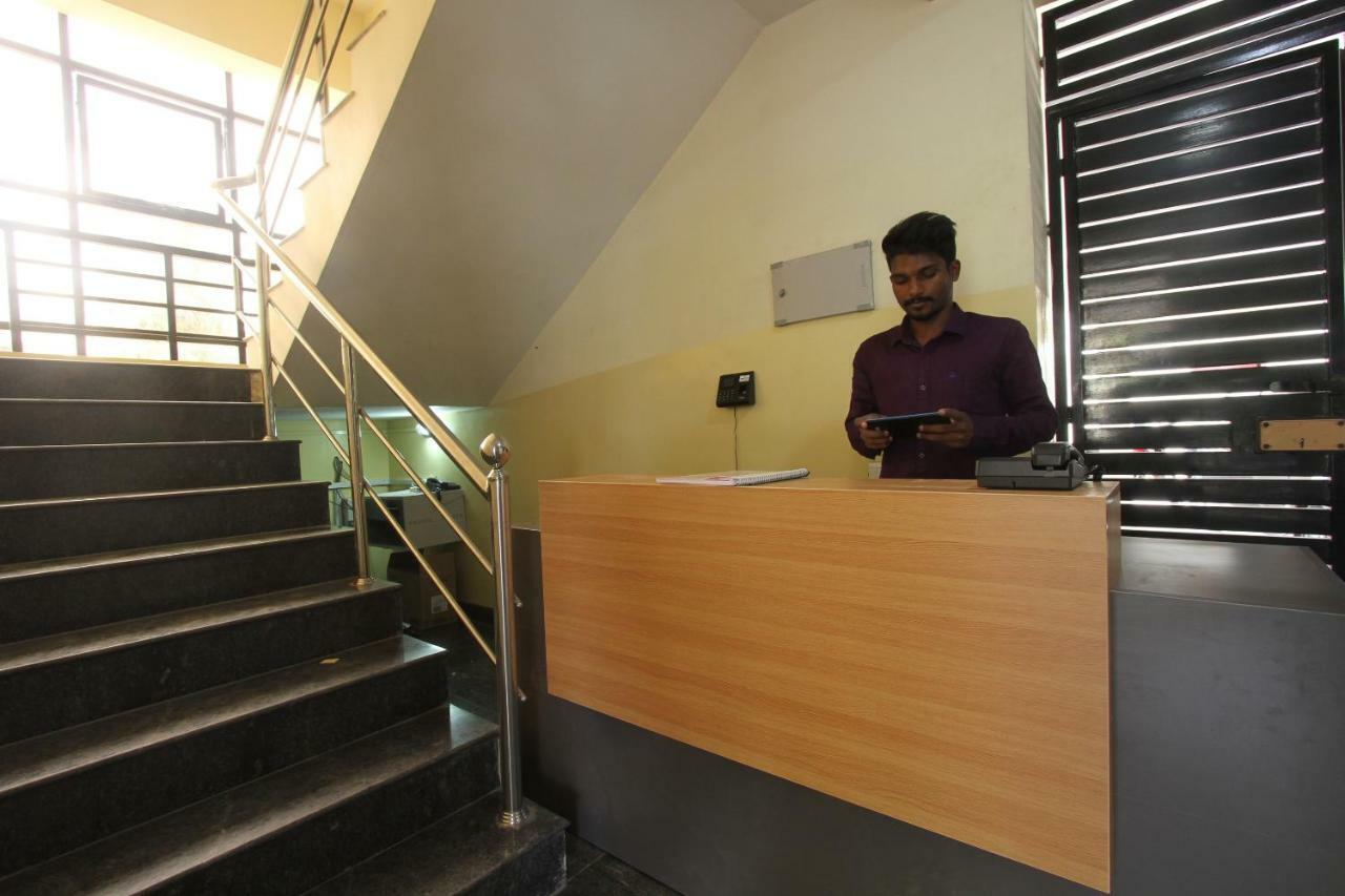 Oyo Flagship 31042 Sunil Residency Hotel โคอิมบาทอร์ ภายนอก รูปภาพ